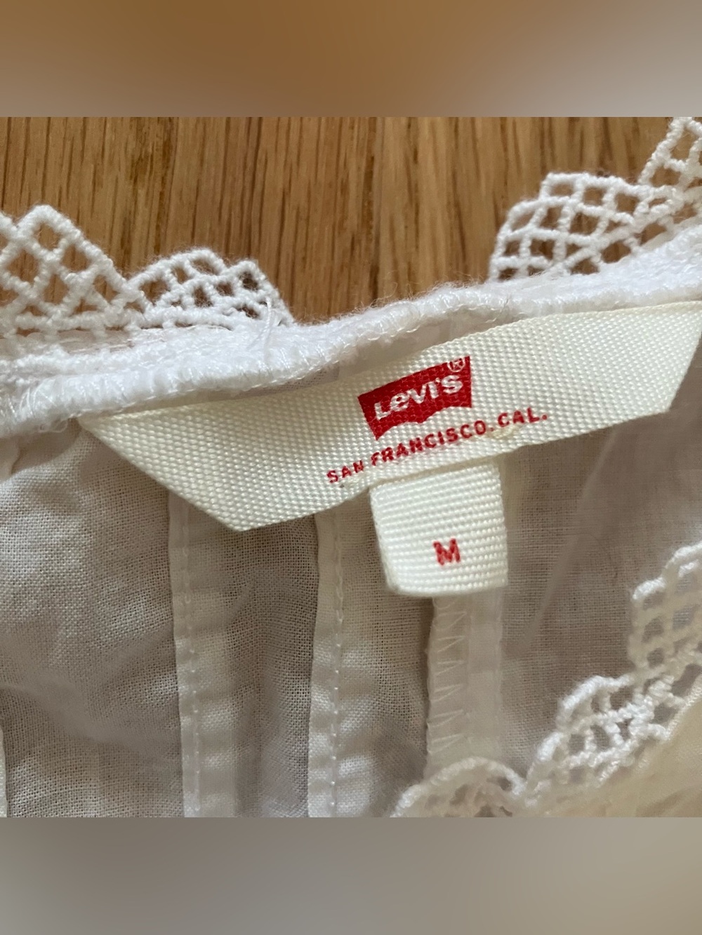 Levi's White Sleeveless Lace-Trim Blouse - Picture 6 of 8